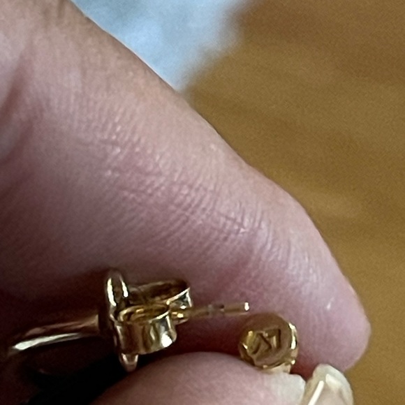 Louis Vuitton, Preloved, 100% authentic earrings beautiful set comes with DB. - Picture 10 of 10